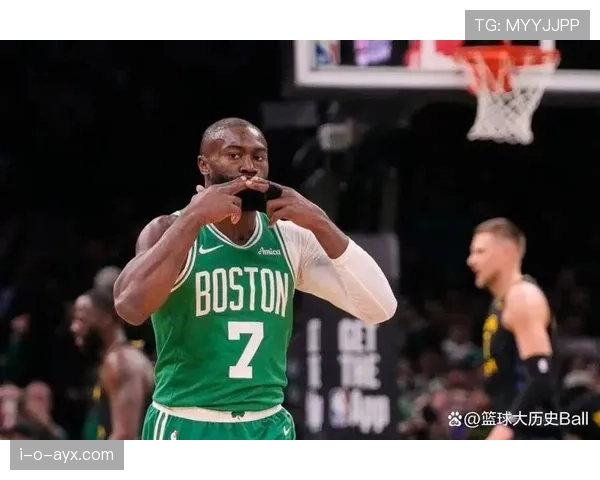 杰伦·布朗中距离命中率提升显著 拉开队内得分差距