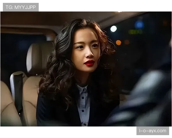 李梦随手背个包比我家装修还夸张，看到她就想去搬砖