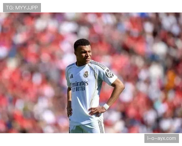 姆巴佩家里那阵仗，看得我这个月都得节衣缩食了吧？